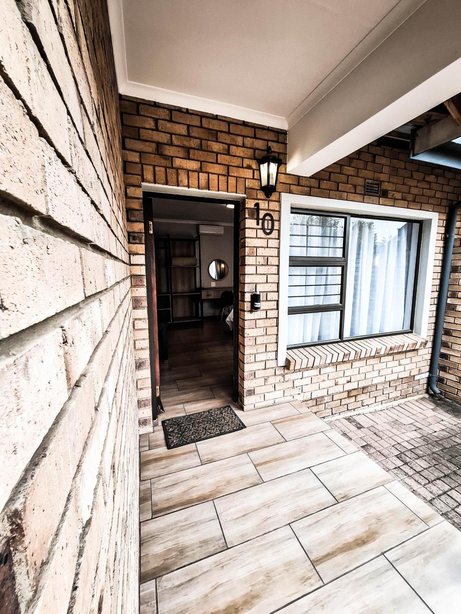 B at Home Guest House Piet Retief Extérieur photo
