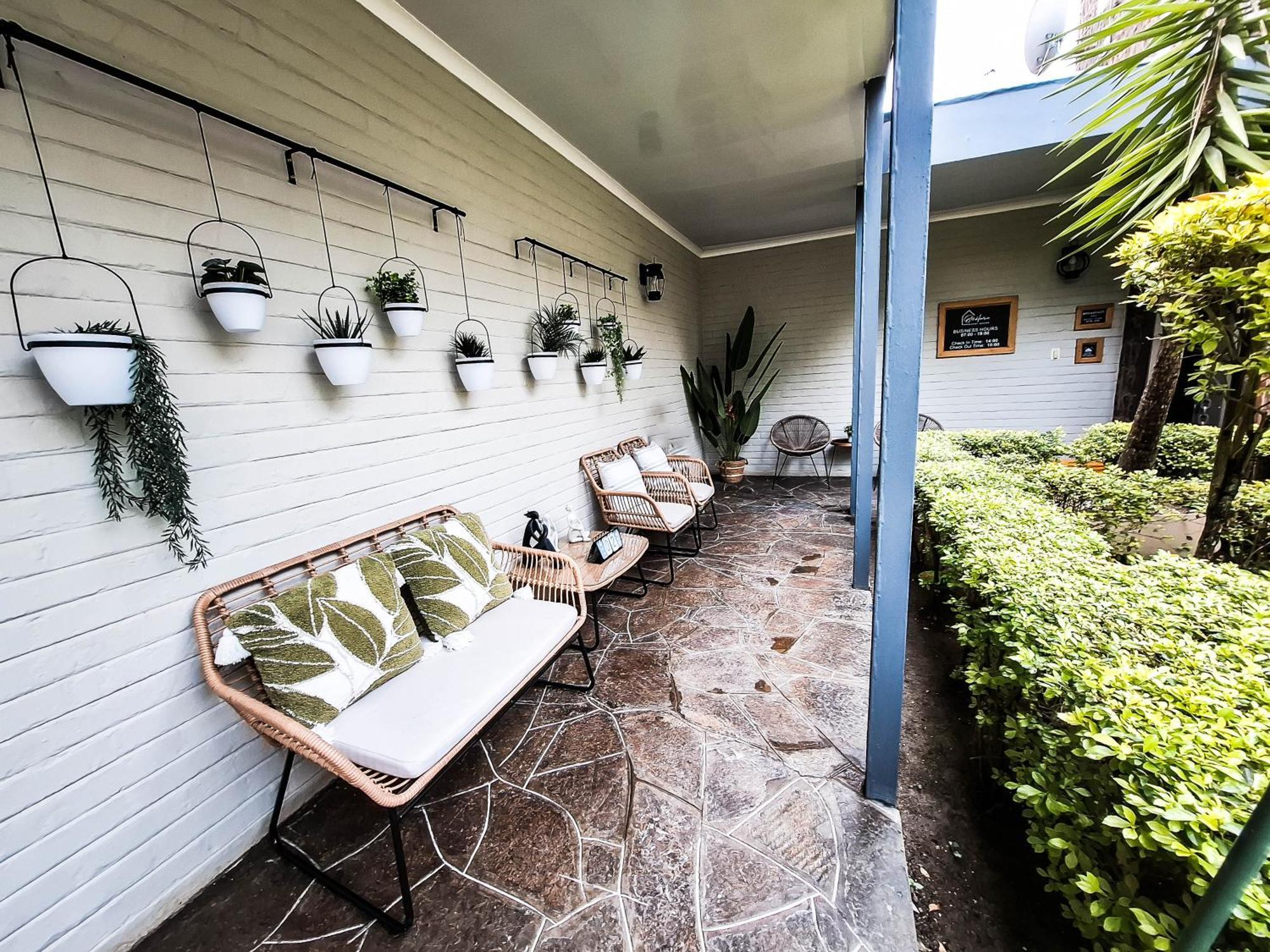 B at Home Guest House Piet Retief Extérieur photo