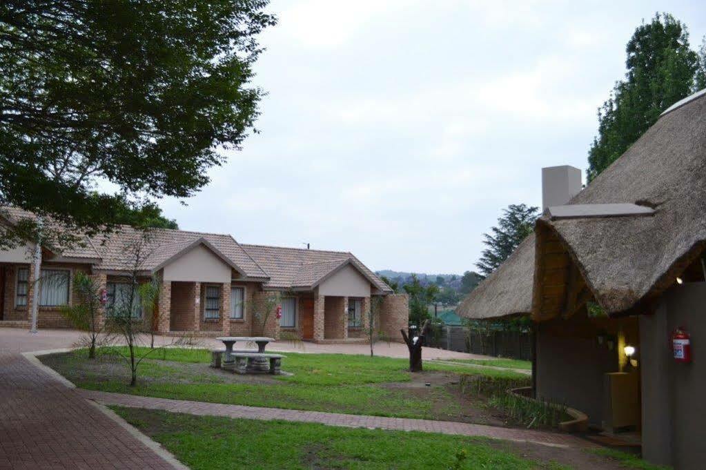 B at Home Guest House Piet Retief Extérieur photo